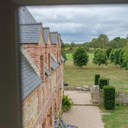 Le Domaine De Ravenoville - Pierres D'Histoire Ngoại thất bức ảnh